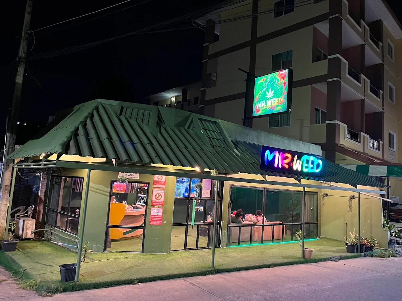 MR.WEED Location 3